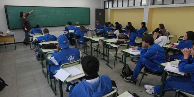 Conselho de Educação propõe liberar até 20% de atividades a distância no ensino médio Conselho de Educação propõe liberar até 20% de atividades a distância no ensino médio
