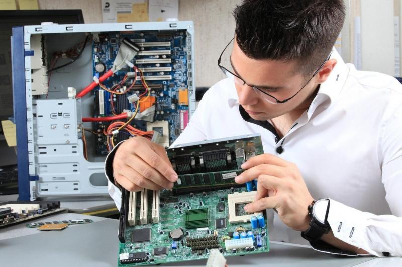 MANUT. DE COMPUTADORES MANUT. DE COMPUTADORES